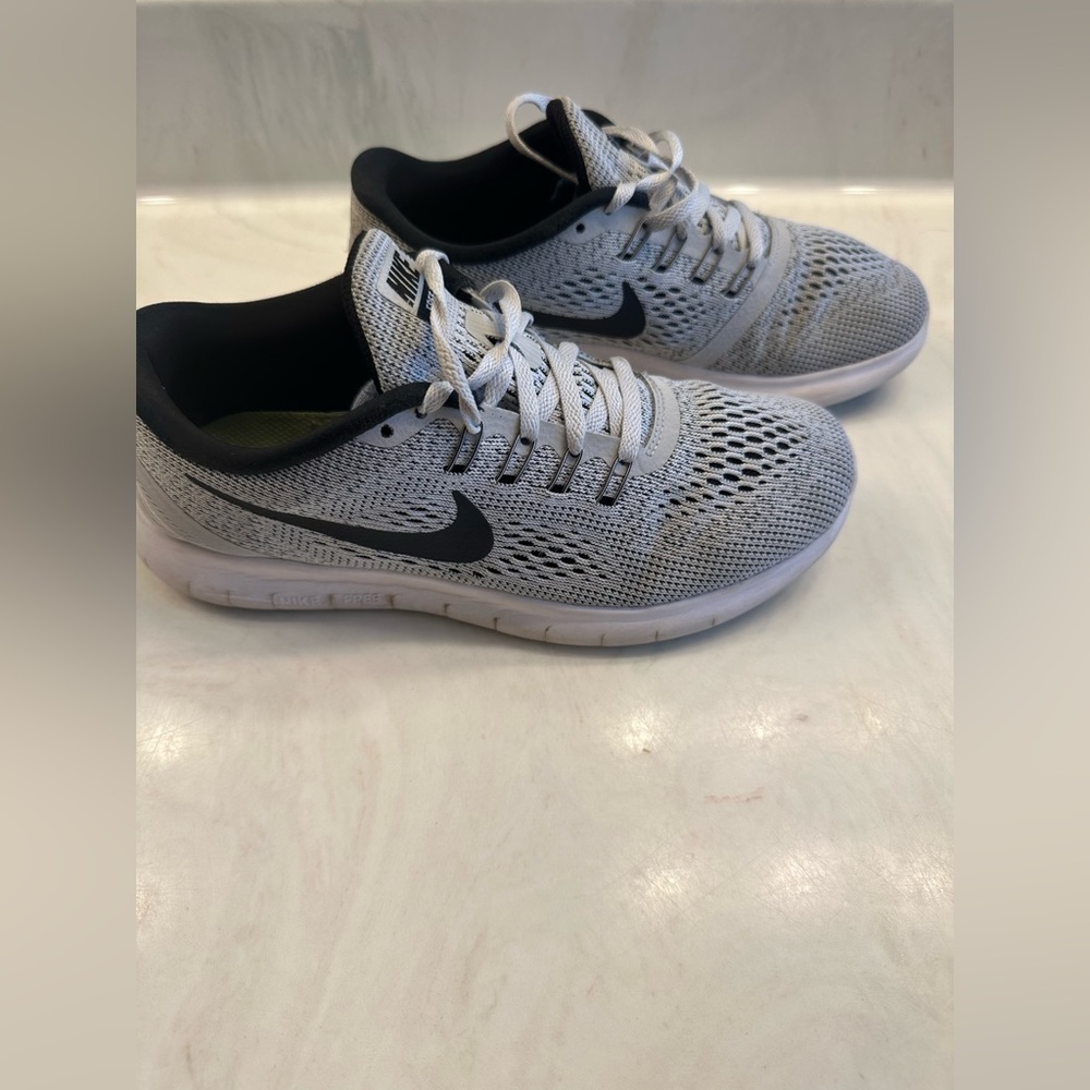 Nike free run size 7.5